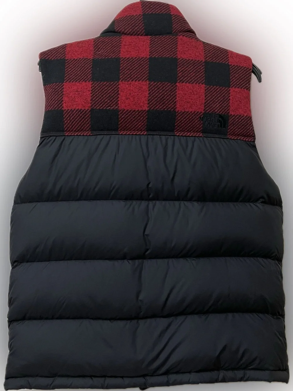 The North Face Nuptse 700 puffer vest Size M. buffalo plaid design on the yoke.